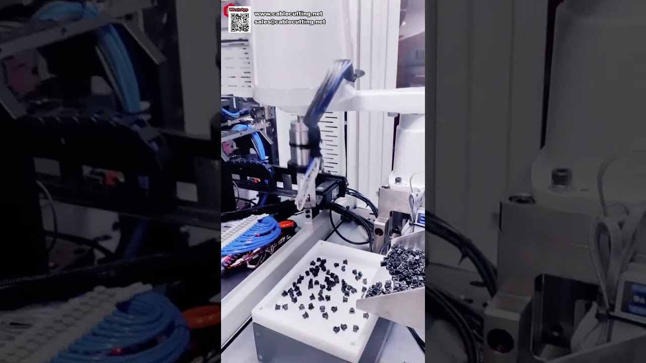 Mesin Crimping Terminal dan Pemasangan Housing Konektor Otomatis dengan Baki Umpan Fleksibel