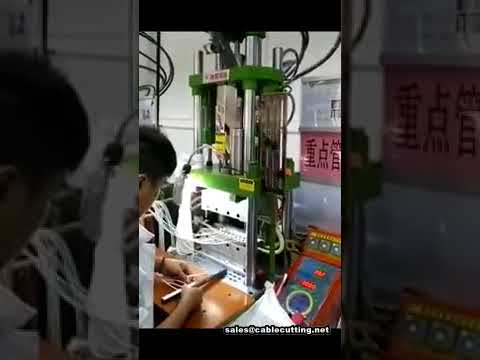 Mesin Injeksi Plastik Mini Cetak Kabel USB Putih dengan Presisi Tinggi