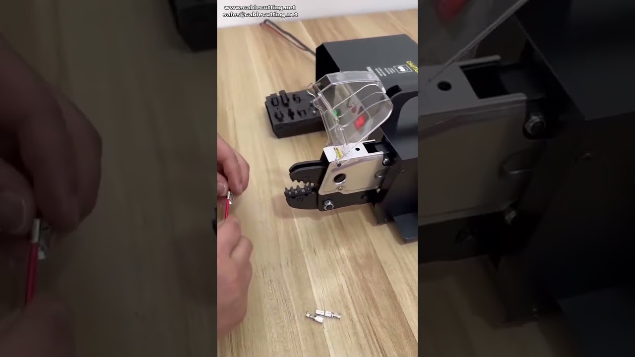 Mesin Crimping Terminal Listrik untuk Konektor Ferrule – Presisi Tinggi
