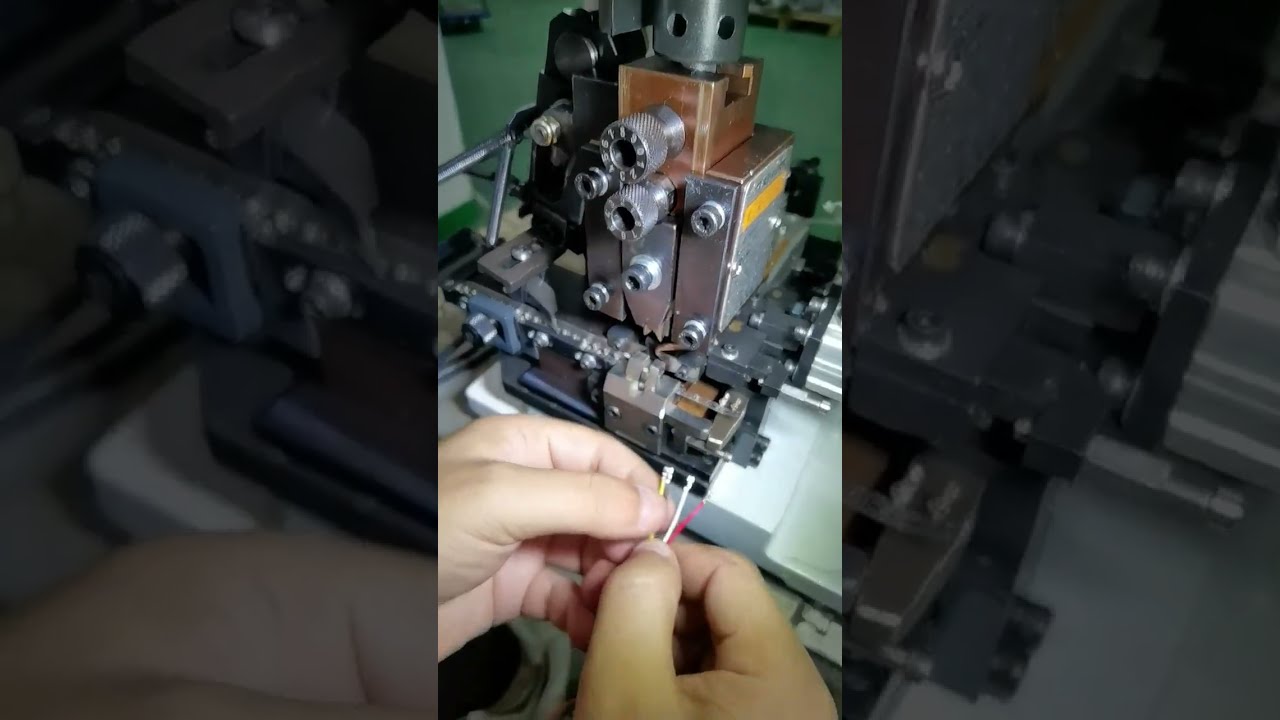 Mesin Crimping Terminal Strip Kontinu Horizontal - Proses Kerja #pabrik #mesin #perkakas