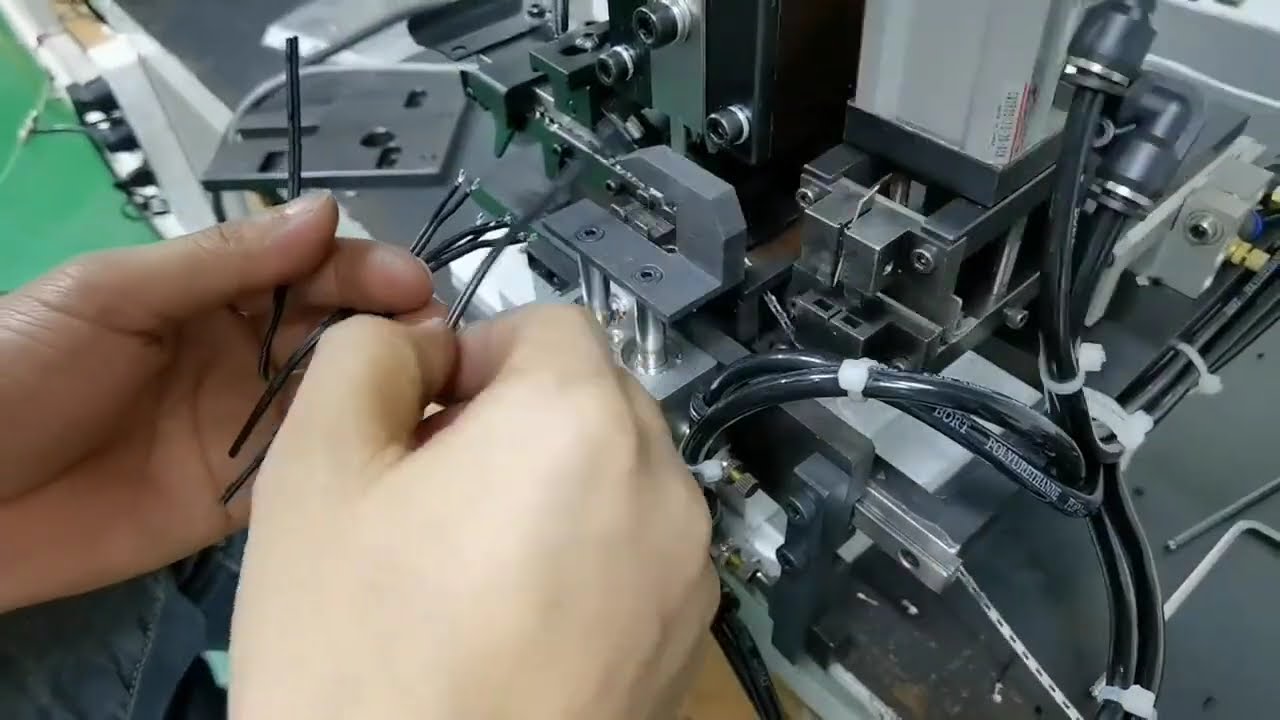 Mesin Terminal Strip Kontinu untuk Wiring Harness - Tingkatkan Produktivitas